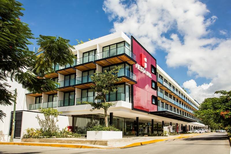 Отель Fiesta Inn Playa Del Carmen