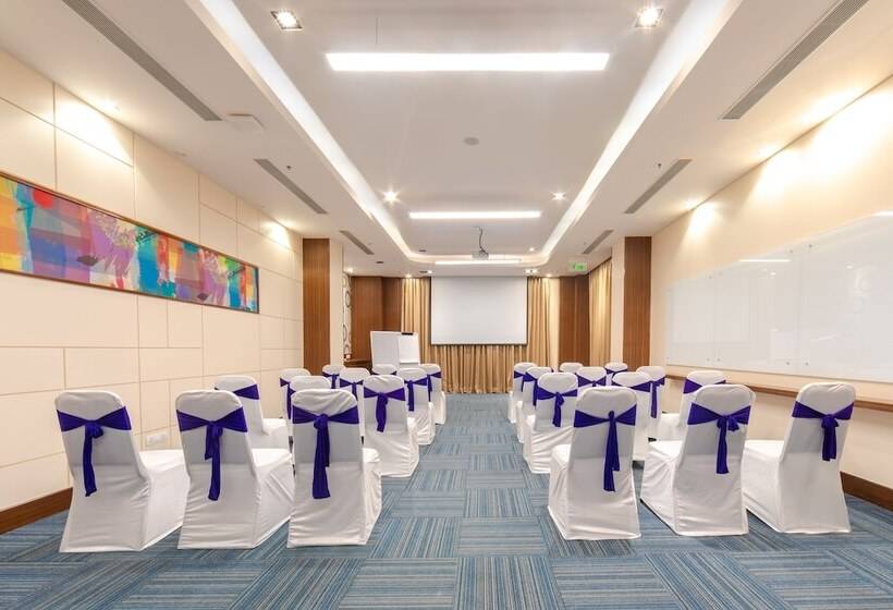 Hotel Four Points By Sheraton Chennai Omr