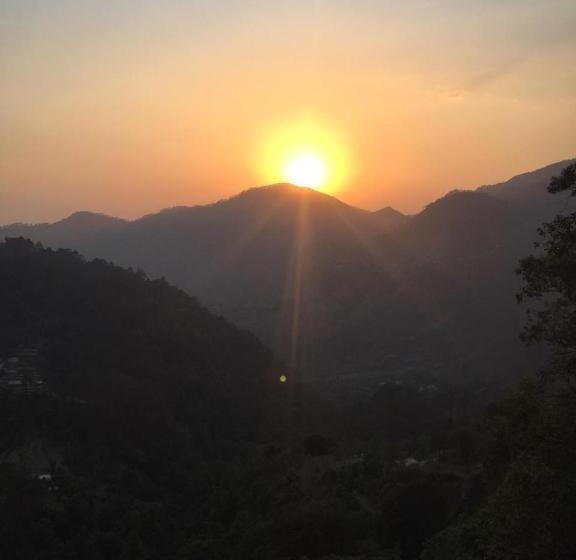 فندق Sweet Sunset Resort Nainital