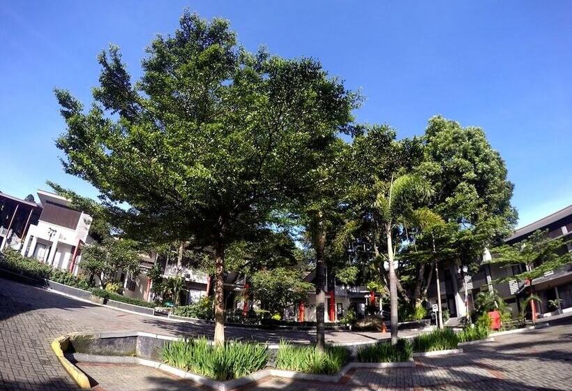 Grand Ussu Hotel & Convention