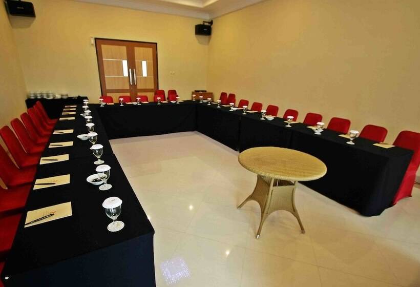 Grand Ussu Hotel & Convention