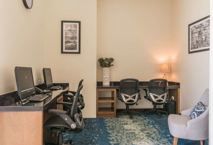 فندق Hampton Inn & Suites By Hilton Salamanca Bajio