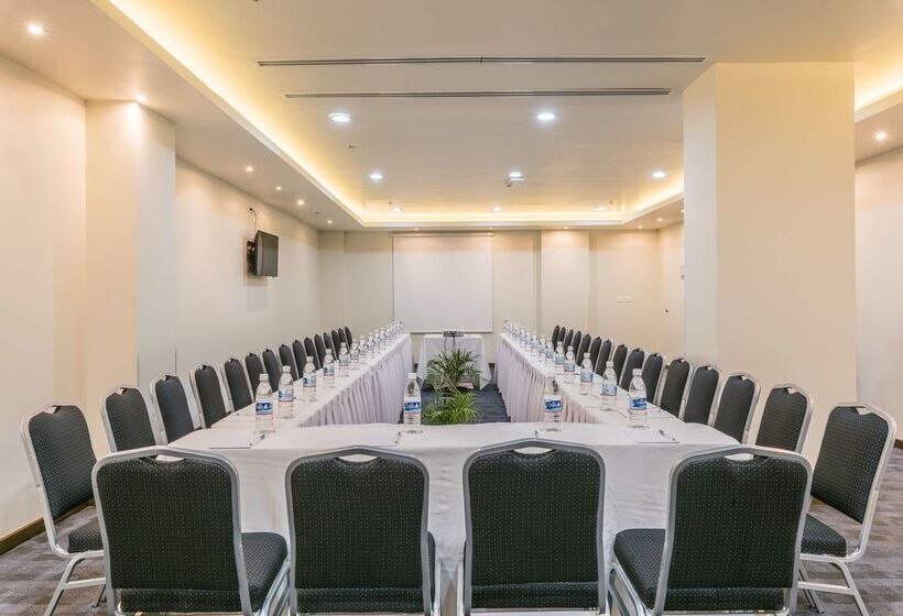 فندق Hampton Inn & Suites By Hilton Salamanca Bajio