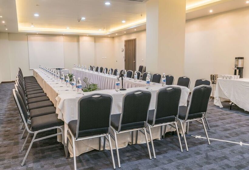 فندق Hampton Inn & Suites By Hilton Salamanca Bajio