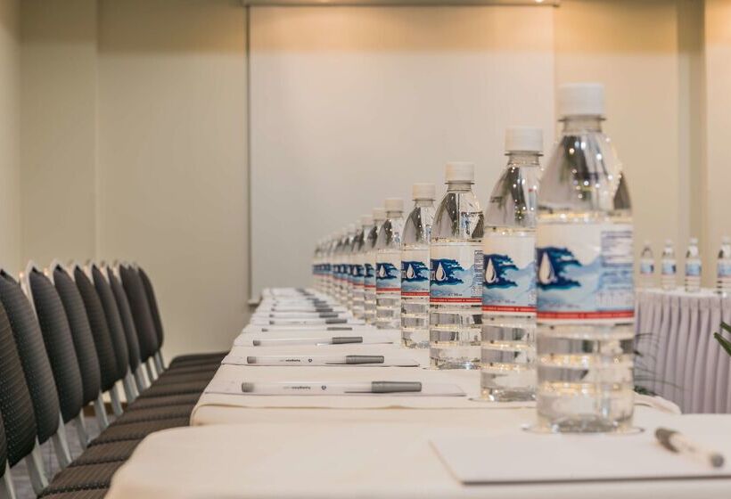 فندق Hampton Inn & Suites By Hilton Salamanca Bajio