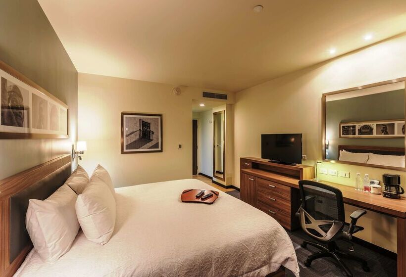 فندق Hampton Inn & Suites By Hilton Salamanca Bajio