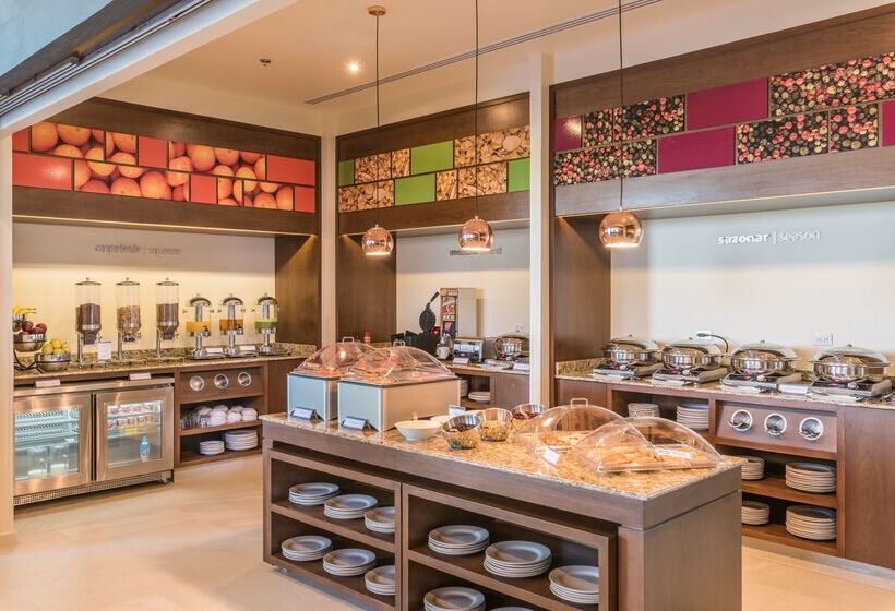 فندق Hampton Inn & Suites By Hilton Salamanca Bajio