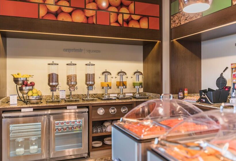 فندق Hampton Inn & Suites By Hilton Salamanca Bajio