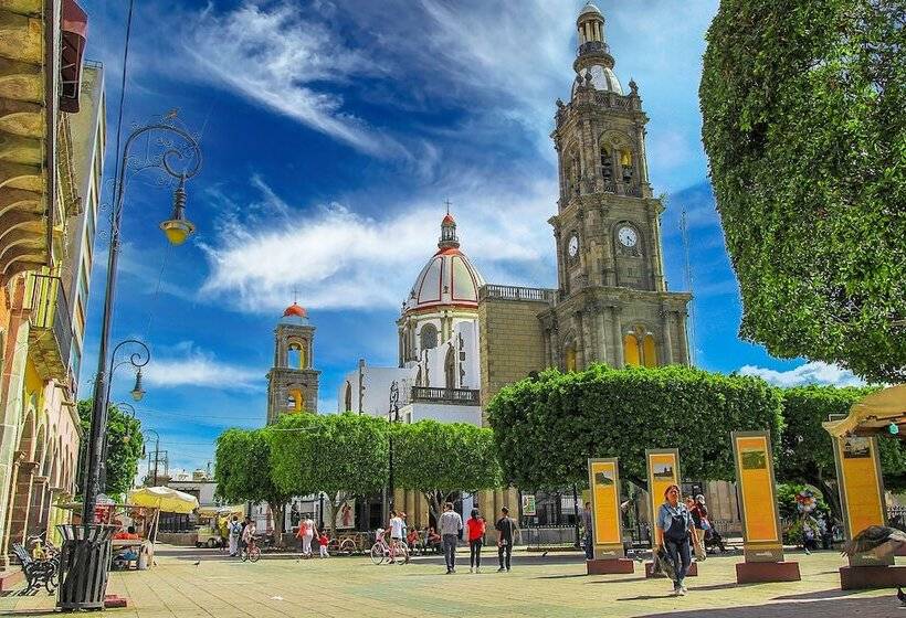 فندق Hampton Inn & Suites By Hilton Salamanca Bajio