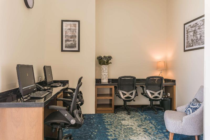 فندق Hampton Inn & Suites By Hilton Salamanca Bajio