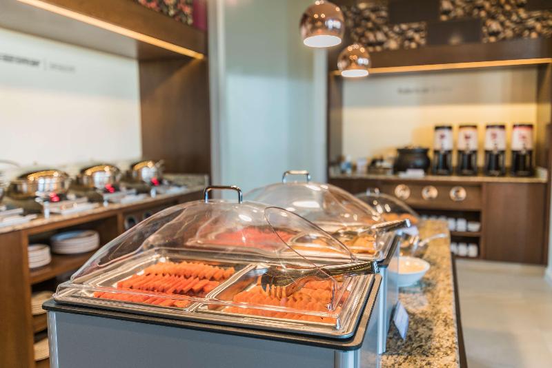 فندق Hampton Inn & Suites By Hilton Salamanca Bajio