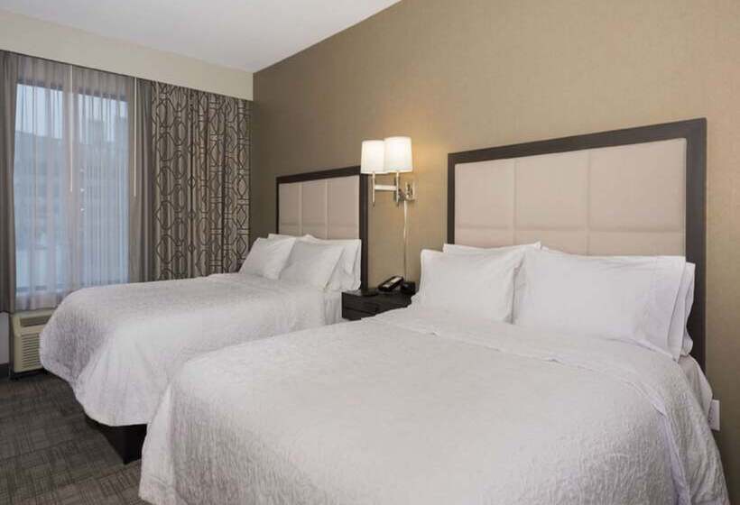 Отель Hampton Inn & Suites Minneapolis University Area