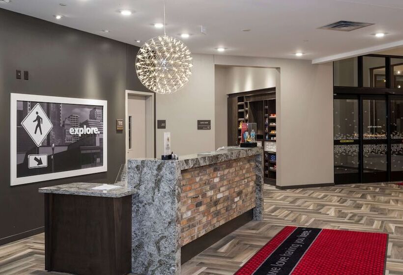 Отель Hampton Inn & Suites Minneapolis University Area
