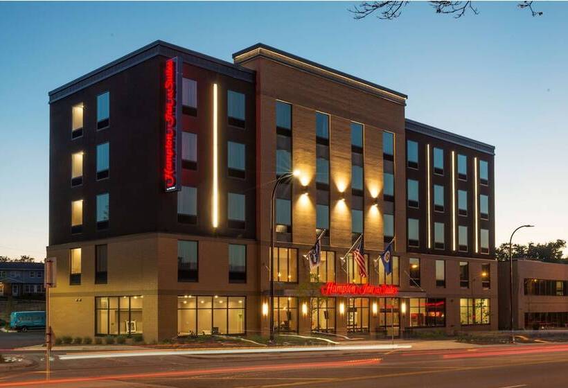 Отель Hampton Inn & Suites Minneapolis University Area