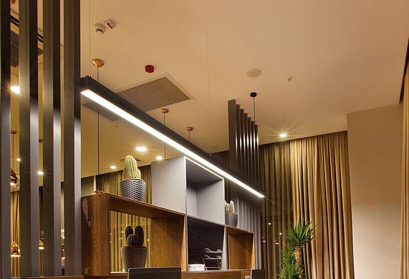 هتل Hilton Garden Inn Kocaeli Sekerpinar