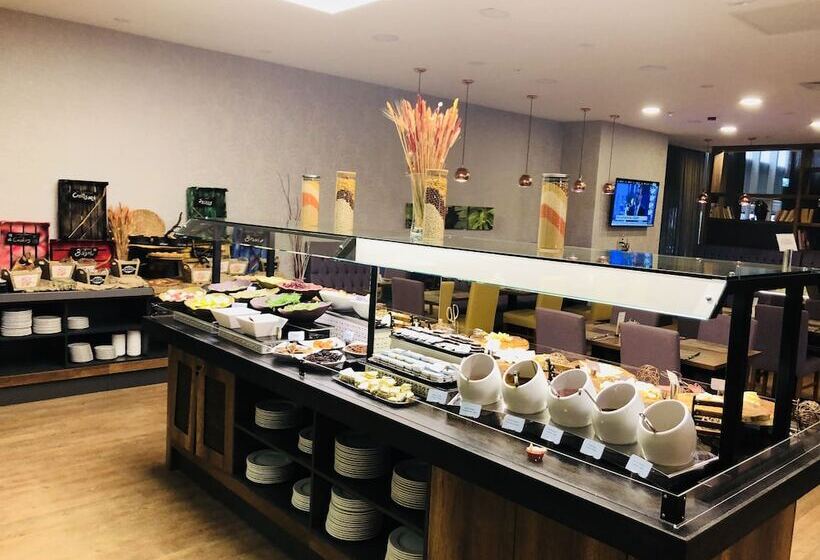 هتل Hilton Garden Inn Kocaeli Sekerpinar