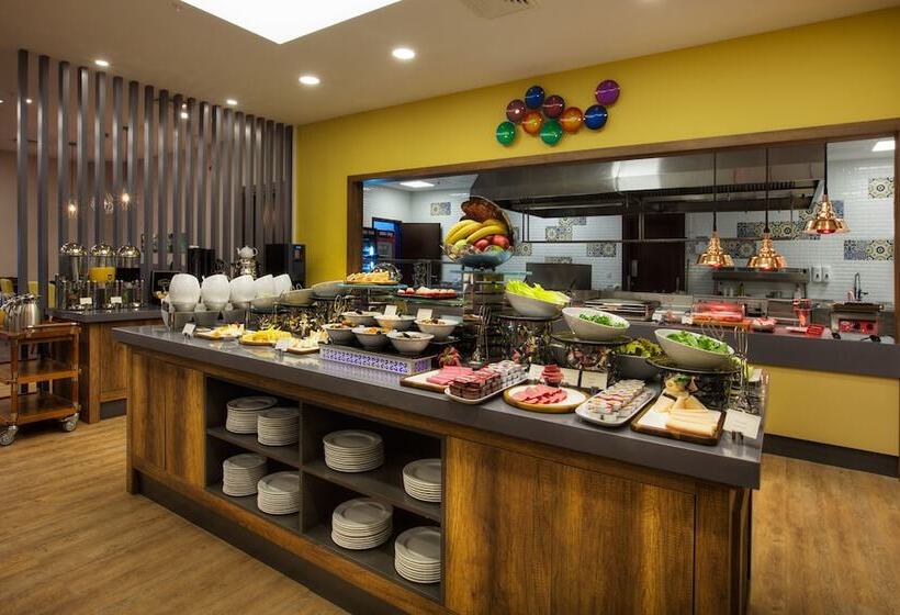 هتل Hilton Garden Inn Kocaeli Sekerpinar