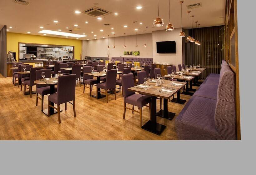 هتل Hilton Garden Inn Kocaeli Sekerpinar