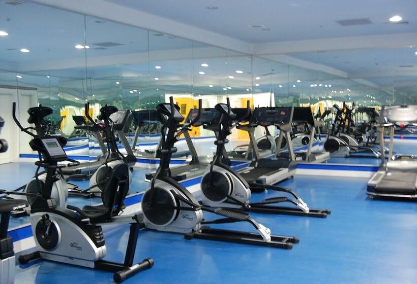 هتل Hilton Garden Inn Kocaeli Sekerpinar