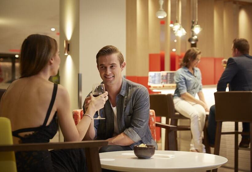 هتل Holiday Inn Express Brisbane Central, An Ihg