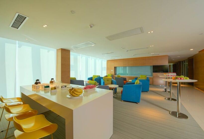 Отель Holiday Inn Express Handan East By Ihg