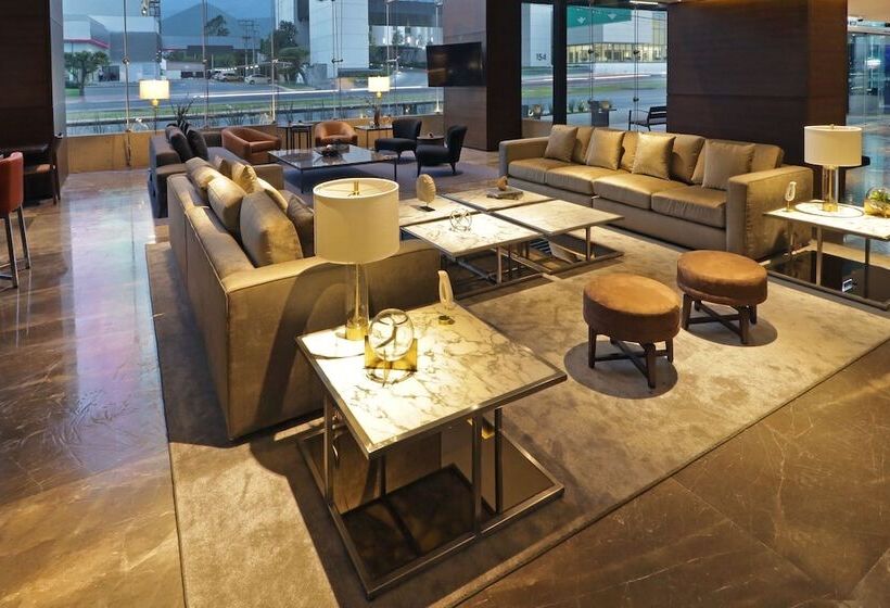 호텔 Holiday Inn Express & Suites Monterrey Valle, An Ihg