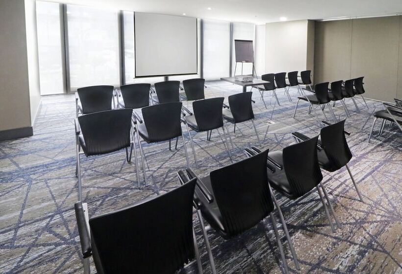 호텔 Holiday Inn Express & Suites Monterrey Valle, An Ihg