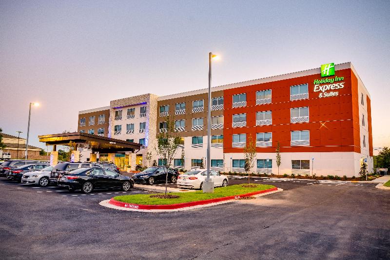 فندق Holiday Inn Express & Suites Russellville, An Ihg