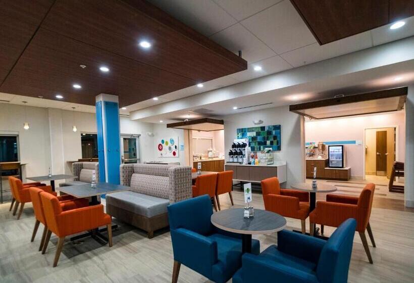 בית מלון כפרי Holiday Inn Express & Suites Southaven Central Memphis, An Ihg