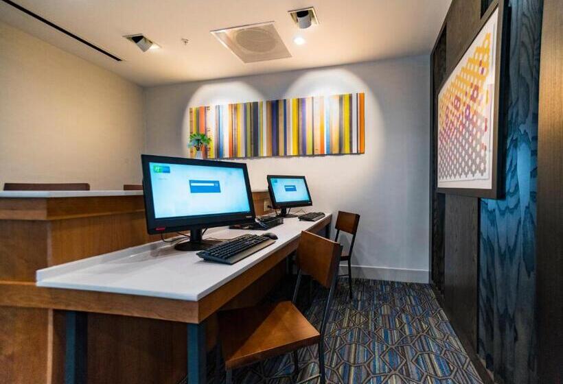 בית מלון כפרי Holiday Inn Express & Suites Southaven Central Memphis, An Ihg