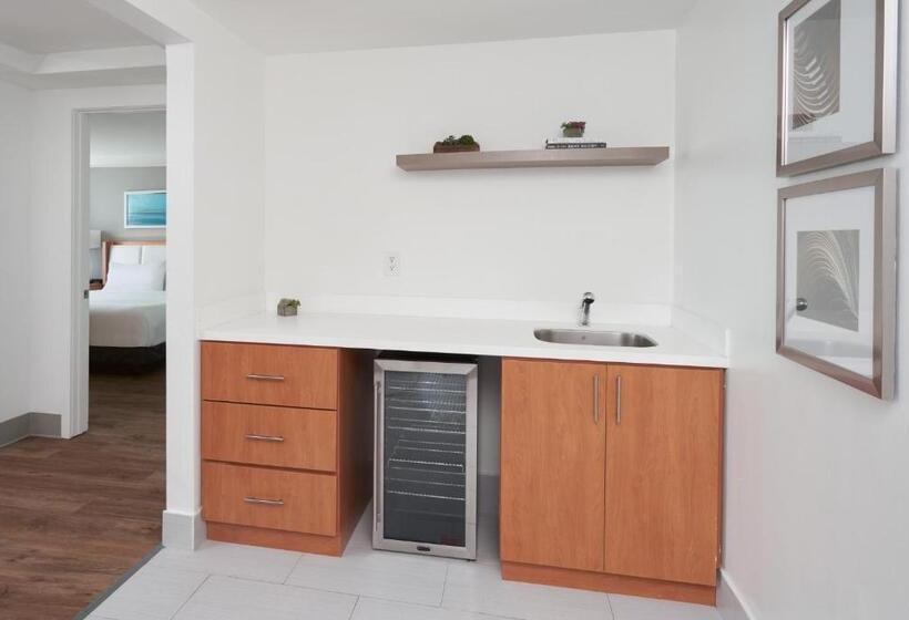 فندق Doubletree By Hilton Miami North I 95