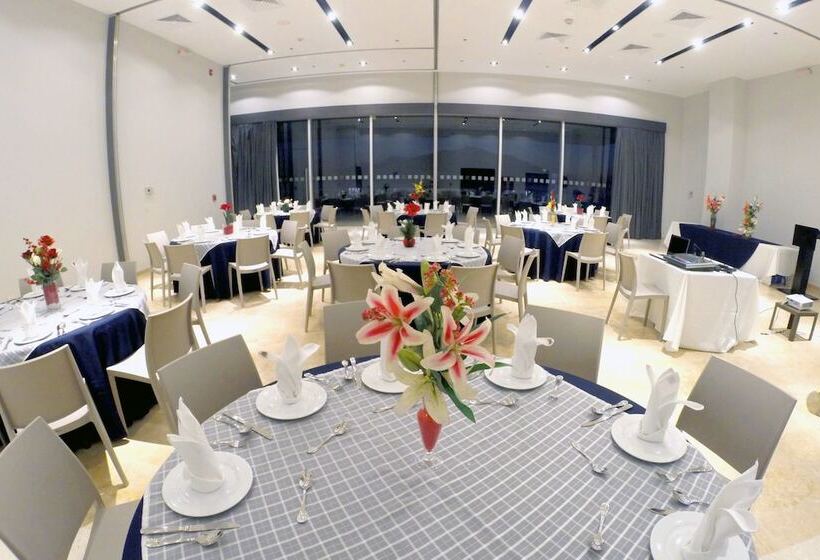 ホテル Holiday Inn Resort Mazatlan By Ihg