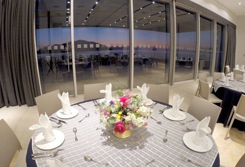 ホテル Holiday Inn Resort Mazatlan By Ihg