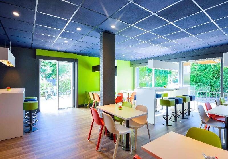 בית מלון כפרי Ibis Budget Pau Lescar