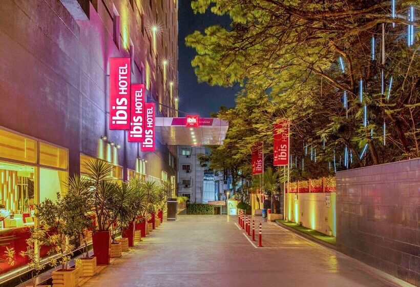 בית מלון כפרי Ibis Hyderabad Hitech City