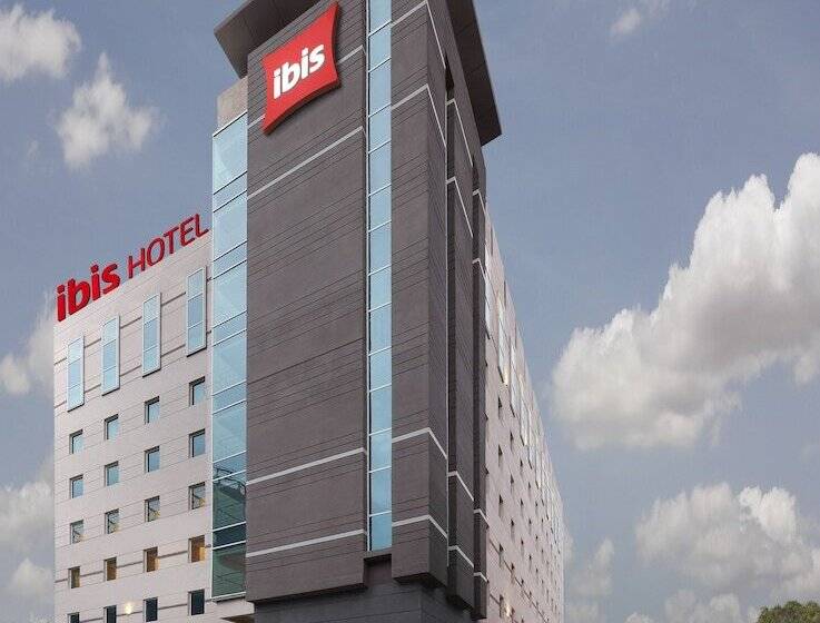 בית מלון כפרי Ibis Hyderabad Hitech City