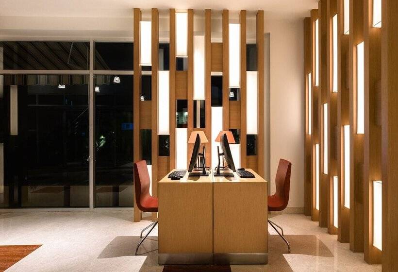 בית מלון כפרי Ibis Hyderabad Hitech City