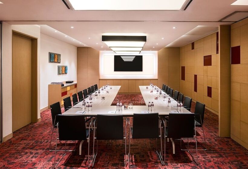 בית מלון כפרי Ibis Hyderabad Hitech City