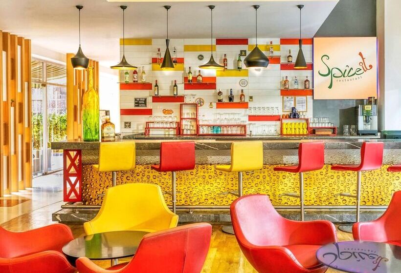 בית מלון כפרי Ibis Hyderabad Hitech City