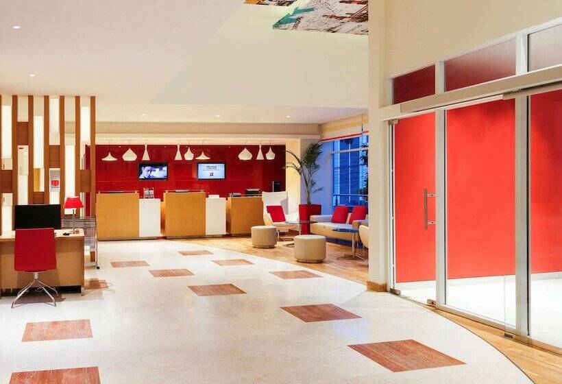 בית מלון כפרי Ibis Hyderabad Hitech City