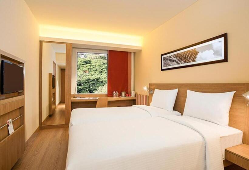 בית מלון כפרי Ibis Hyderabad Hitech City