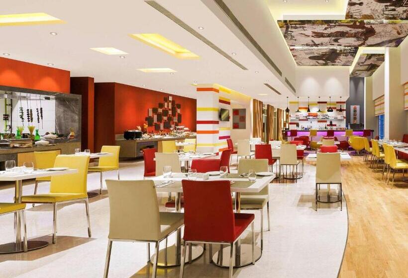 בית מלון כפרי Ibis Hyderabad Hitech City