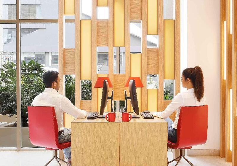 בית מלון כפרי Ibis Hyderabad Hitech City