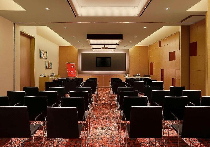 בית מלון כפרי Ibis Hyderabad Hitech City