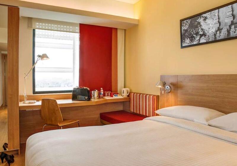 בית מלון כפרי Ibis Hyderabad Hitech City