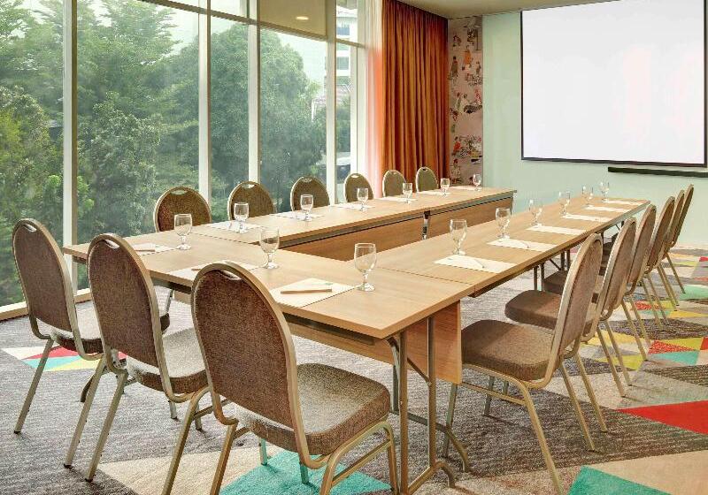 Отель Ibis Styles Makassar Sam Ratulangi