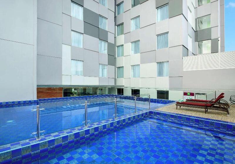 Отель Ibis Styles Makassar Sam Ratulangi