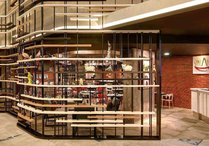 Отель Ibis Styles Makassar Sam Ratulangi