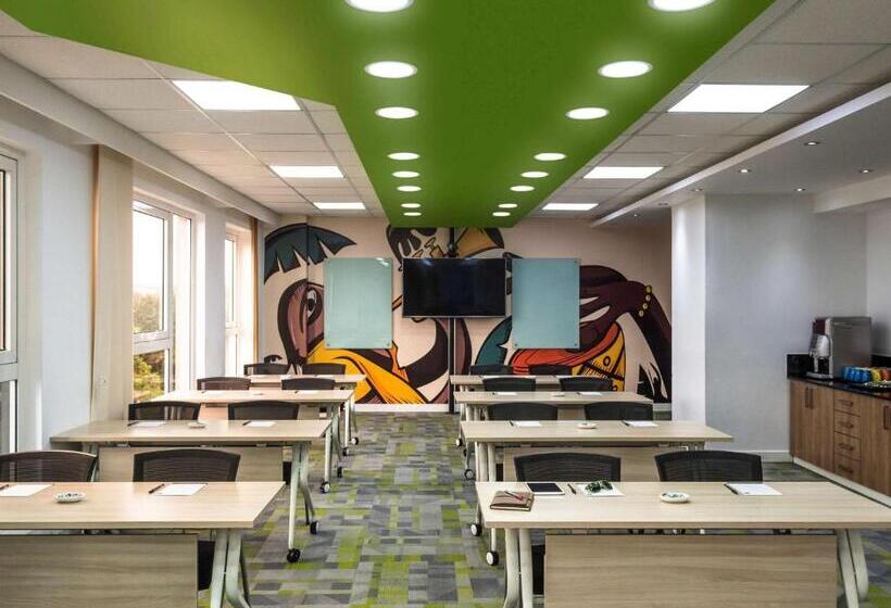 ホテル Ibis Styles Nairobi Westlands