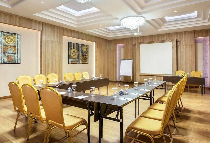 בית מלון כפרי Ibis Yogyakarta Adi Sucipto